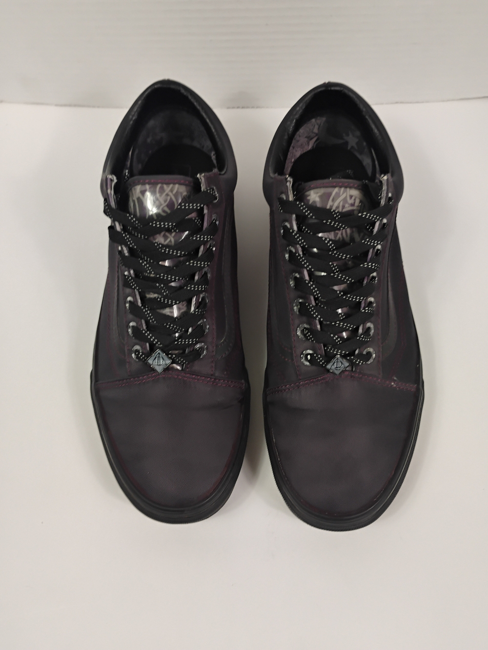 Vans Men's Low-Top Sneakers in Deep Plum and Black